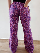 schniesel.Lila Blümchen weites Bein Viskosehose