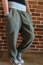 schniesel.Oliva Musselinpumphose