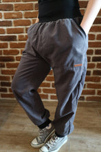 schniesel.Dunkelgrau Feincord Baumwollschlawinerhose