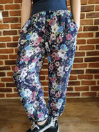 Blaue Blumen Chiffonpumphose