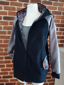 schniesel.Schwarz Grau Blümchen Breitcordjacke