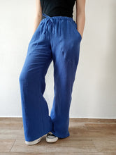 schniesel.Blau weites Bein Musselinhose