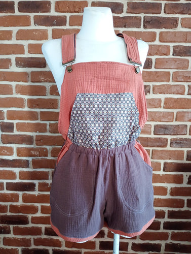 schniesel.Orange Braun Retro Latzhose Musselin Shorts