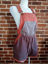 schniesel.Orange Braun Retro Latzhose Musselin Shorts