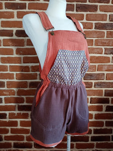 schniesel.Orange Braun Retro Latzhose Musselin Shorts