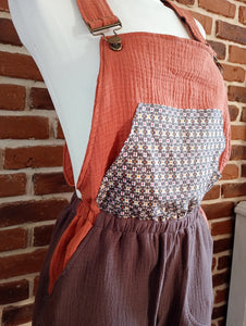 schniesel.Orange Braun Retro Latzhose Musselin Shorts