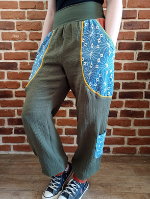 schniesel.Olive Orange Blau Bunte Musselin Cargo Pumphose
