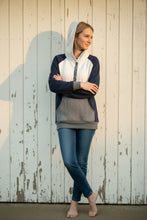 schniesel.Blau Beige Grau Leo Fleecepulli