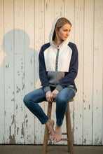 schniesel.Blau Beige Grau Leo Fleecepulli