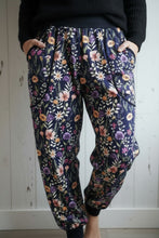 schniesel.Sommerwiese Schwarz Jerseypumphose