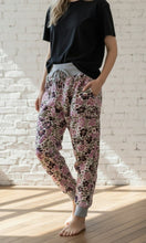 schniesel.Blümchen Rosa Grau Feincord Pumphose