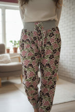 schniesel.Blümchen Rosa Grau Feincord Pumphose