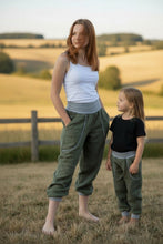 schniesel.Olive Grau Musselinpumphose