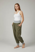 schniesel.Olive Grau Musselinpumphose