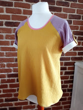 schniesel.Senfgelb Beere Musselinshirt