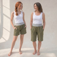 schniesel.Grün Grau Musselin Shorts