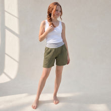 schniesel.Grün Grau Musselin Shorts
