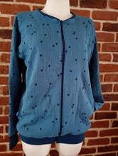schniesel.Blau Herzchen Musselinjacke