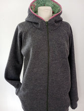 Grau Altrosa Grün Walkjacke