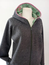 Grau Altrosa Grün Walkjacke