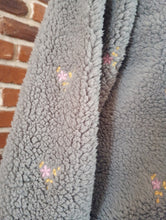 Grau Blümchen Altrosa Teddyjacke
