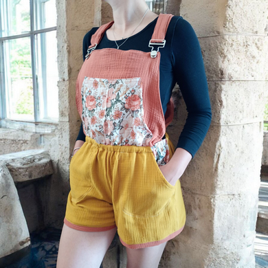 schniesel.Orange Senfgelb Blumen Musselin Shorts