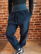 schniesel.Dunkelblaue Breitcord Baumwollschlawinerhose