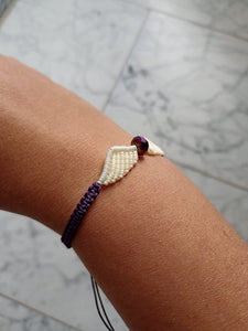 schniesel.Flügel Creme Lila Armband